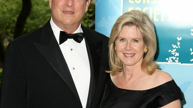 Al Gore and Tipper Gore attend the Wildlife Conservation Society's...