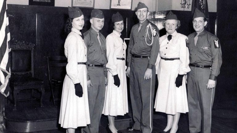 Marion Schomberg, left, Ken Miller, Elsie Warta, George Schomberg and...