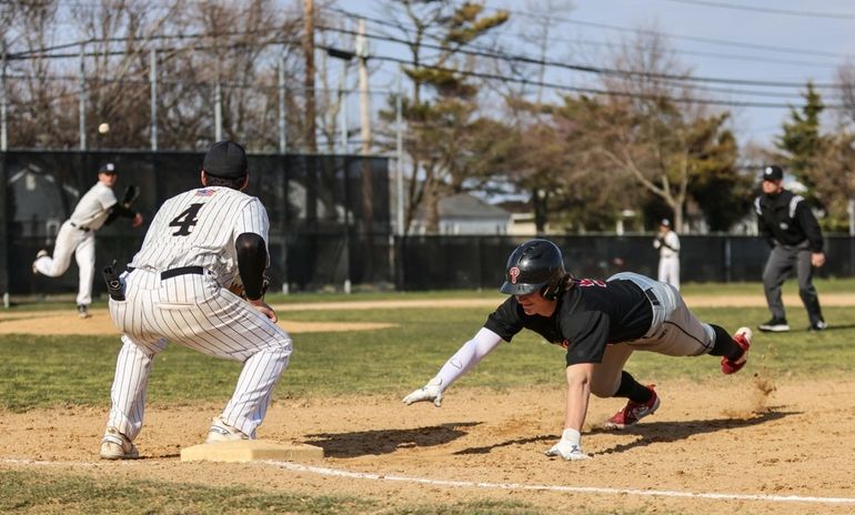 Novotny hurls Wantagh past Division to Nassau A title - Newsday