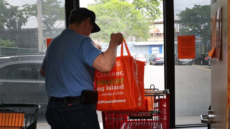 John Gerbasio, 81, of Freeport, Vietnam War Army Veteran, gets...