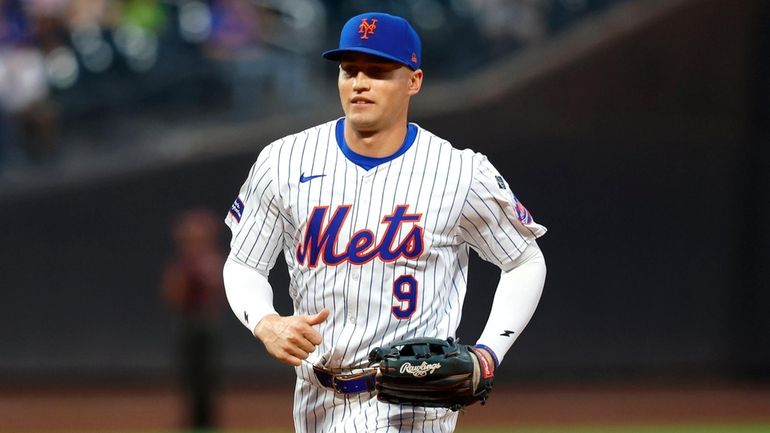 Mets outfielder Brandon Nimmo looks on during the second inning of...