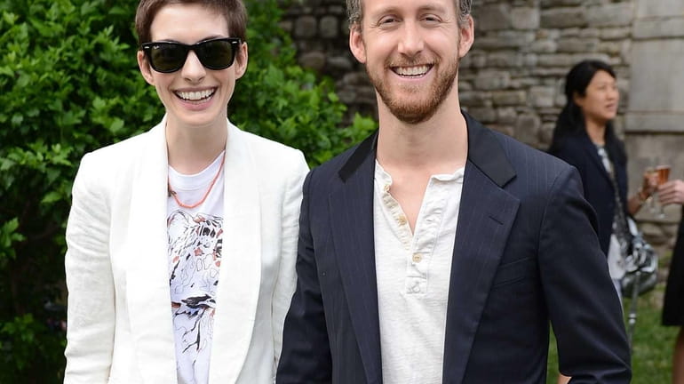 anne hathaway and husband time travelers