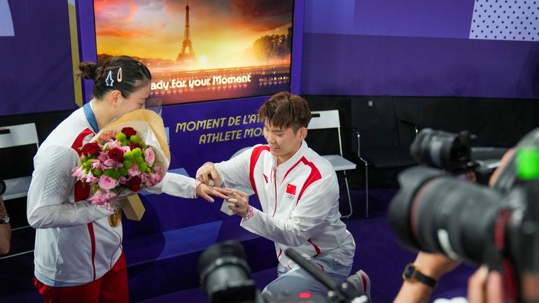 China's Liu Yuchen proposes to teammate Huang Ya Qiong after...