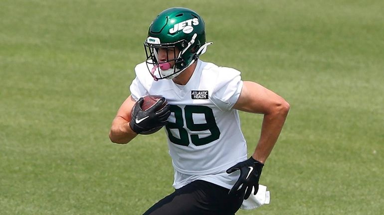 LI's Jeremy Ruckert 'looks awesome' to Jets coach Robert Saleh - Newsday