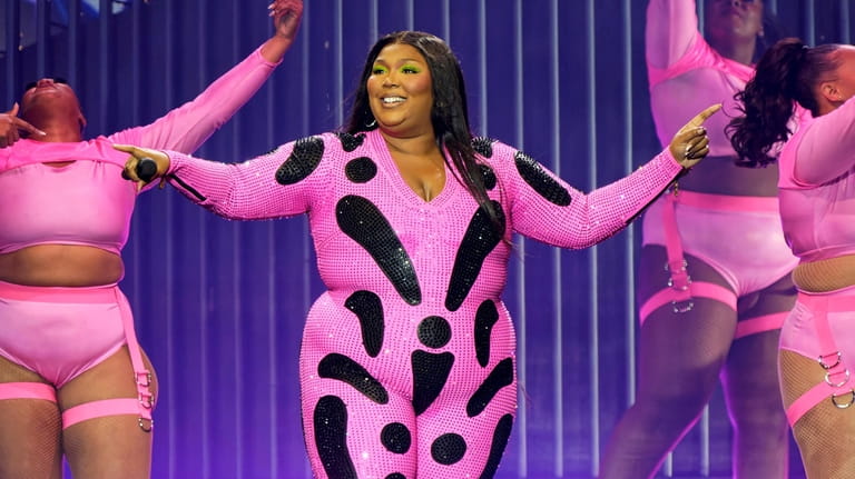 Lizzo Says Shes Not The Villain After Her Former Dancers Allege Sex Harassment Newsday 