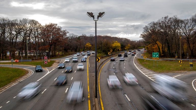 The Eagle Avenue overpass along the Southern State Parkway, in 2020.