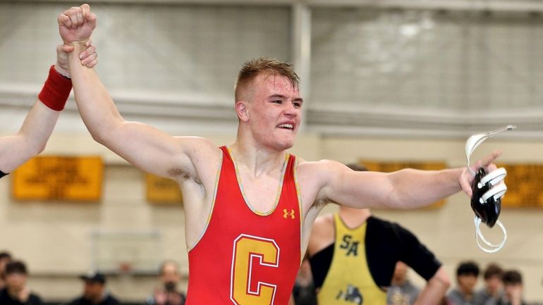 Chaminade's Claudio Pinto wins the 189 pound weight class in the...