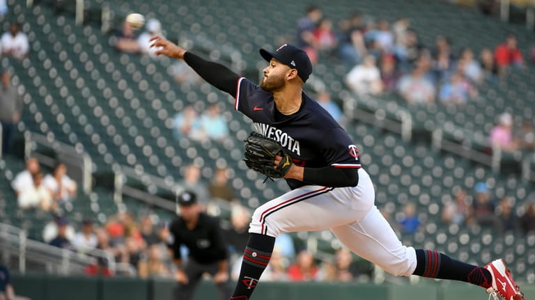 Twins beat White Sox 4-3 in 10 innings on throwing error - Newsday