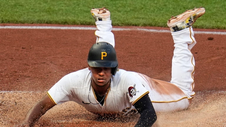 Ke'Bryan Hayes still dealing with shoulder soreness, as Pirates third  baseman remains out against Tampa Bay Rays