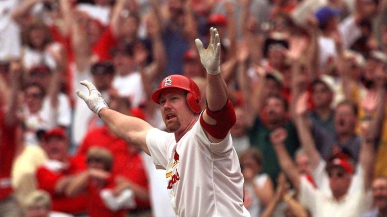 Mark McGwire finally admits using steroids