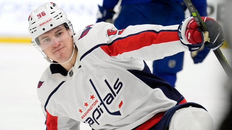 Washington Capitals right wing Nicolas Aube-Kubel (96) celebrates his goal...