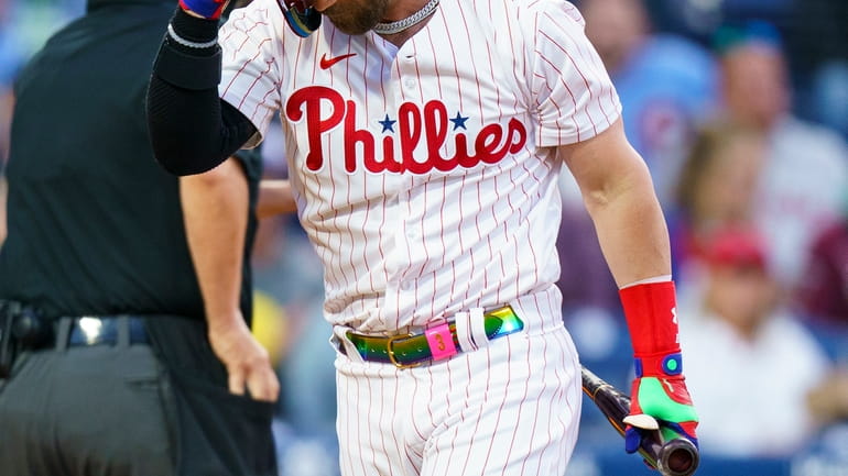 Philadelphia Phillies fans concerned with Bryce Harper returning