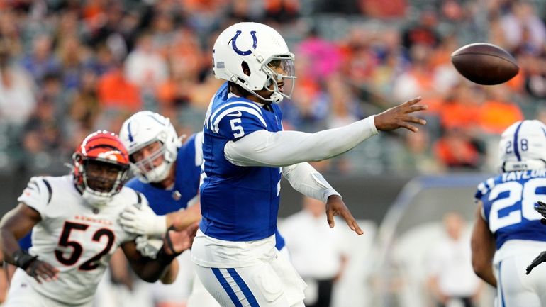 Indianapolis Colts quarterback Anthony Richardson (5) throws a pass during...