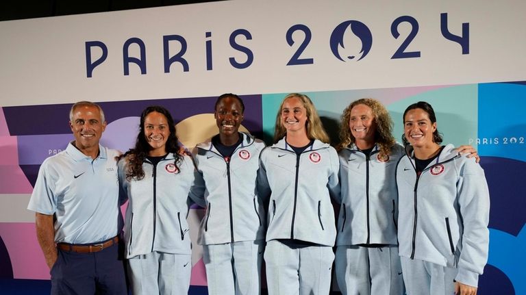 From left, United States' Maggie Steffens, Ashleigh Johnson, Madeline Musselman,...