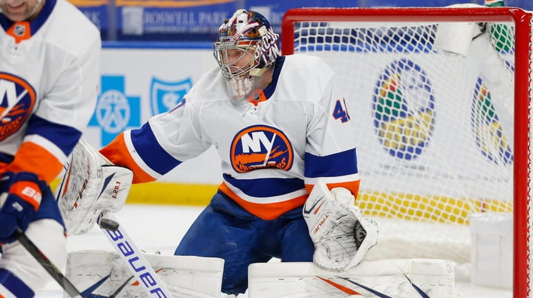 Should the NY Islanders extend goaltender Semyon Varlamov?