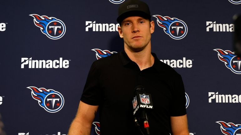 Titans sign quarterback Ryan Tannehill to a four-year, $118M