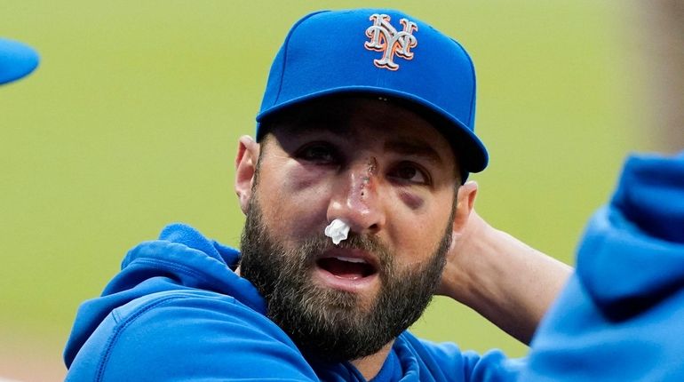 Kevin Pillar testing a mask, could return to Mets next week