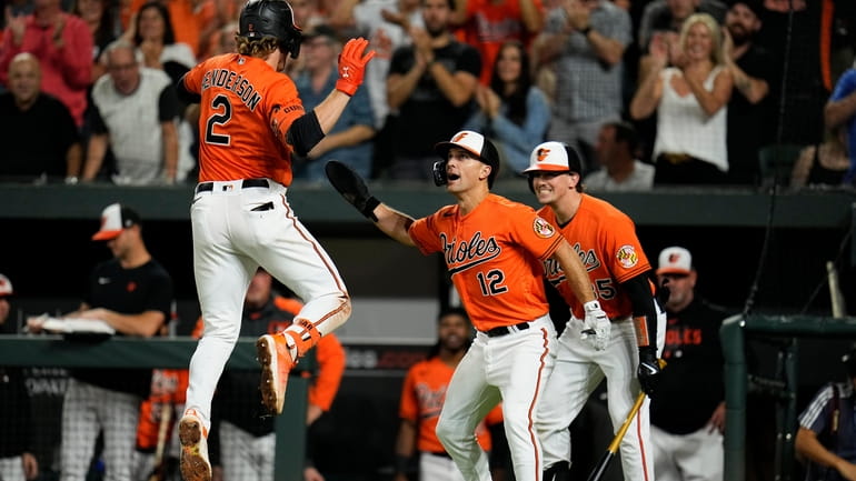 Henderson and Rodriguez help Orioles go a game up on Rays in AL East with  8-0 victory - Newsday