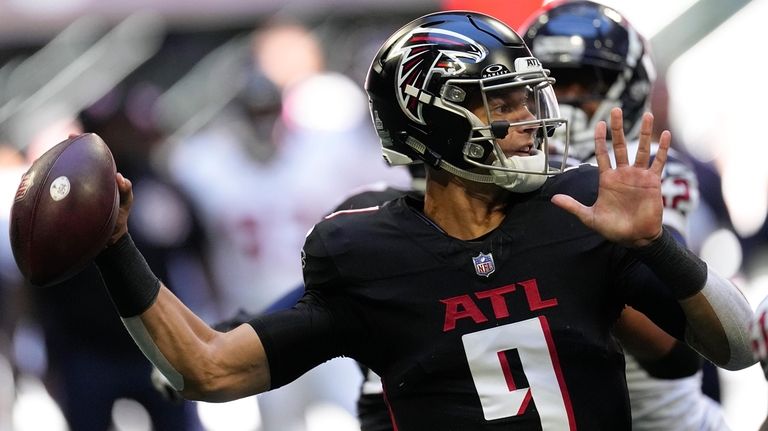 Atlanta Falcons wide receiver Russell Gage (83) lines up during the second  half of an NFL football game against the Detroit Lions, Sunday, Oct. 25,  2020, in Atlanta. The Detroit Lions won