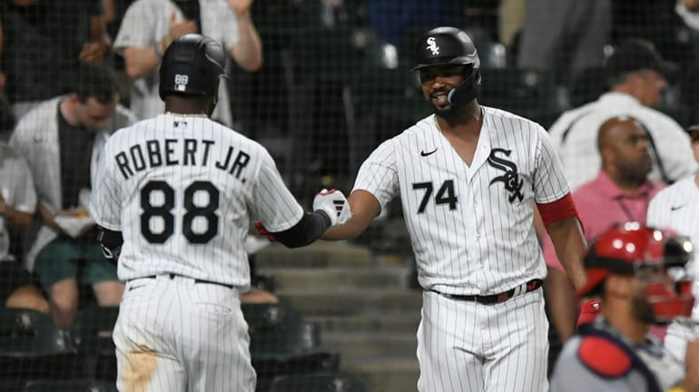 White Sox rally past Cardinals after Montgomery hurt