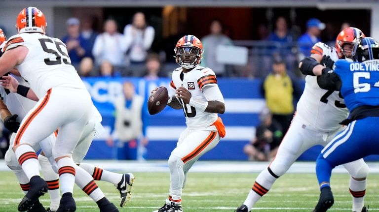 Cleveland Browns quarterback PJ Walker (10) looks to pass during...