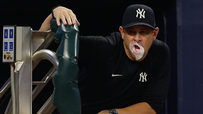 Yankees' Aaron Boone snaps at media after legitimate question