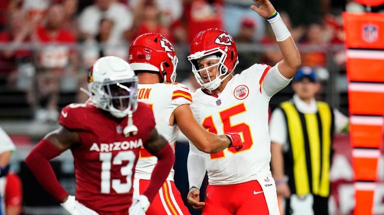 FINAL SCORE: Chiefs carve up Cardinals 38-10