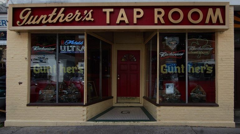 An exterior view  of Gunther's in Northport, Sept. 20, 2016.