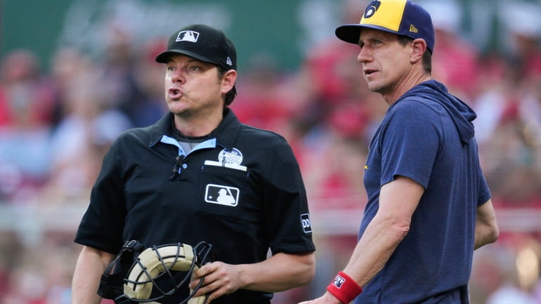 Craig Counsell: There should be a 'national age limit' to bring glove to  games