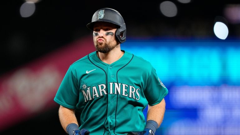 Mariners call up catcher Cal Raleigh for final game of 1st half