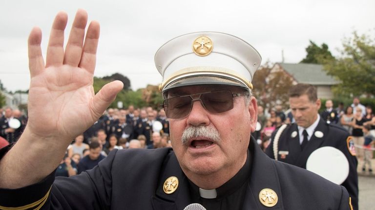 FDNY chaplain Msgr. John Delendick died Thanksgiving Day of 9/11-related pancreatic...