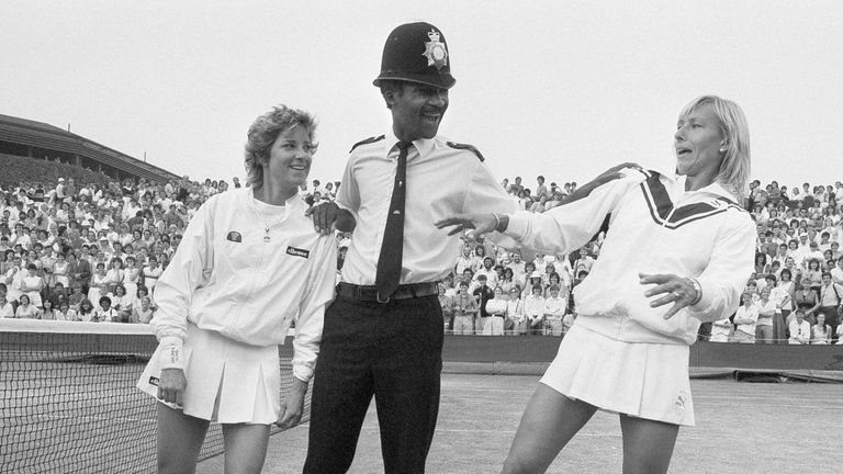 In this July 4, 1985, file photo, Chris Evert, left,...