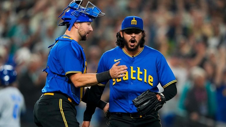 Ty France caps a big night with a big homer that gives Mariners chance to  sweep Royals