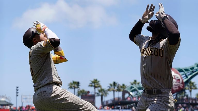 Padres history: 10/01/2006 - San Diego holds off Arizona to win