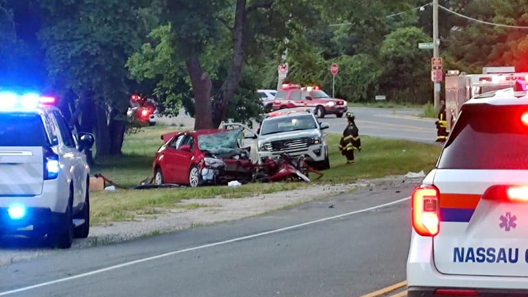 The scene of the crash on Saturday in Old Bethpage.