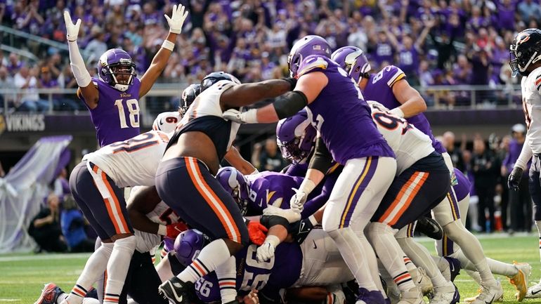 Vikings take control of NFC North by beating Dolphins without dominating  them