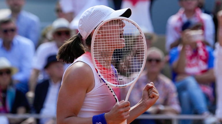 Iga Swiatek will face Jasmine Paolini in the French Open women's final -  Newsday