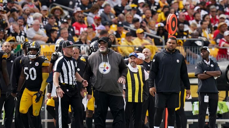 After Seeing Everybody's New Alternate Black Helmets, Cameron Heyward Wants  His Yellow Throwback Back - Steelers Depot