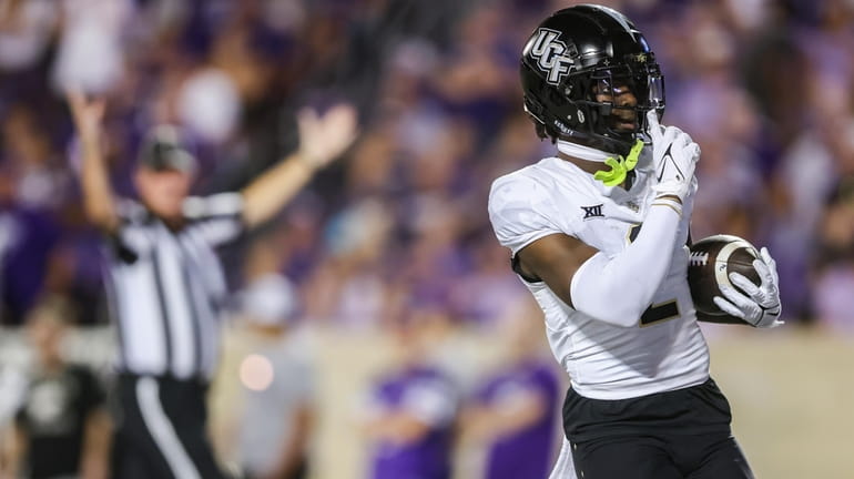 Central Florida wide receiver Kobe Hudson quiets the Kansas State...
