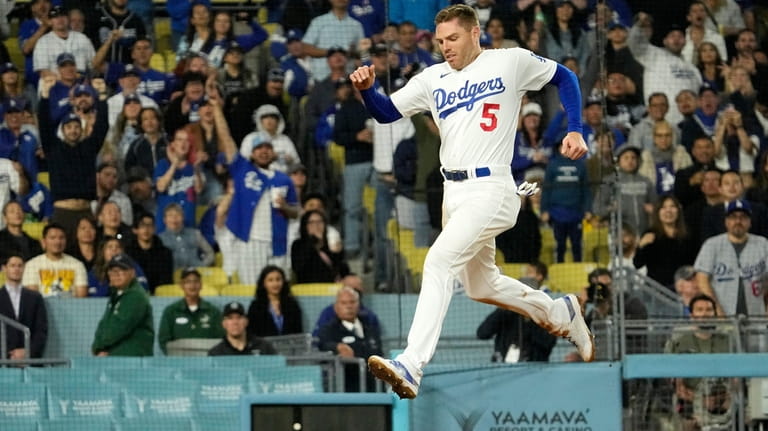 Mookie Betts and Max Muncy, Both New Dads, Power Dodgers Past Cards 7-3 –  NBC Los Angeles