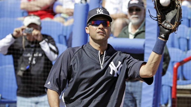 Jeter's numbers still high among fans
