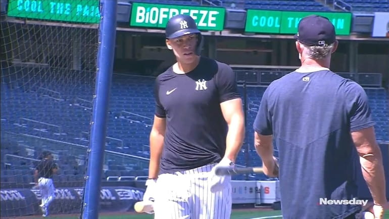 Aaron Judge takes batting practice in encouraging Yankees sign