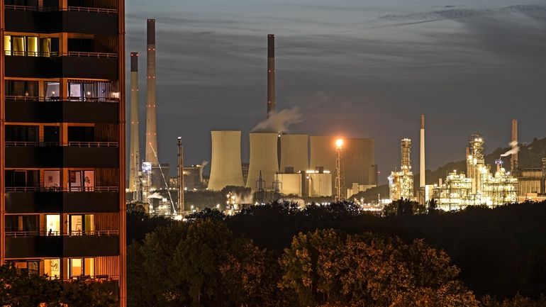 The coal-fired power plant Uniper Scholven and a nearby BP...