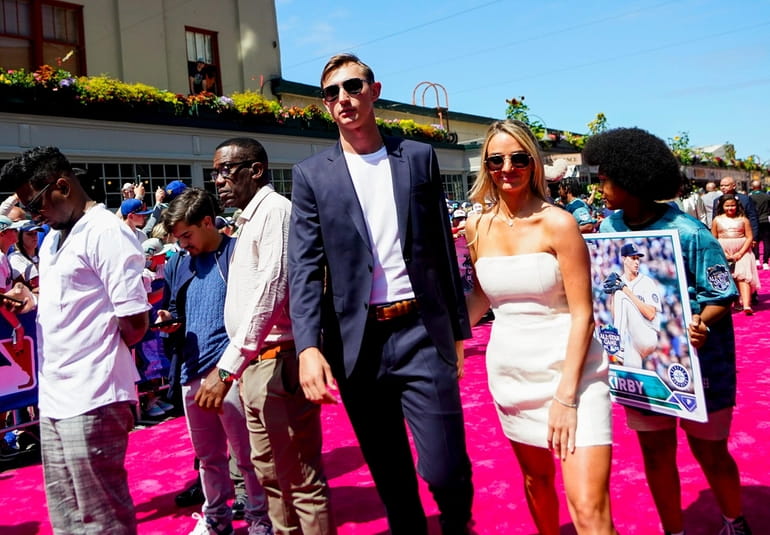 MLB's best show out on red carpet ahead of 2023 All-Star Game