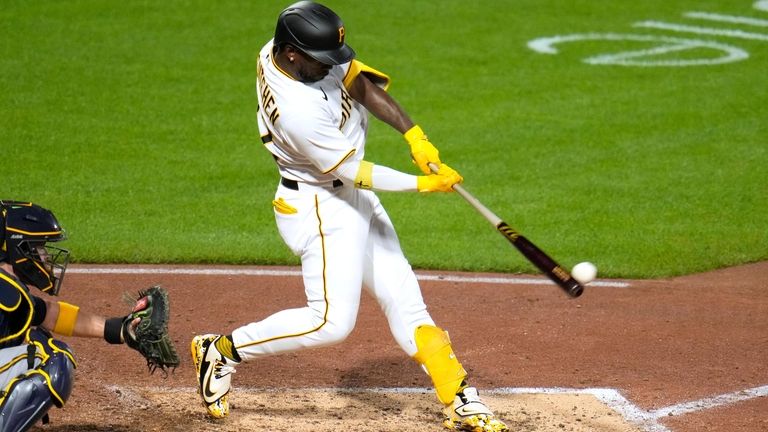 AP Source: CF McCutchen returning to Pirates on 1-year deal