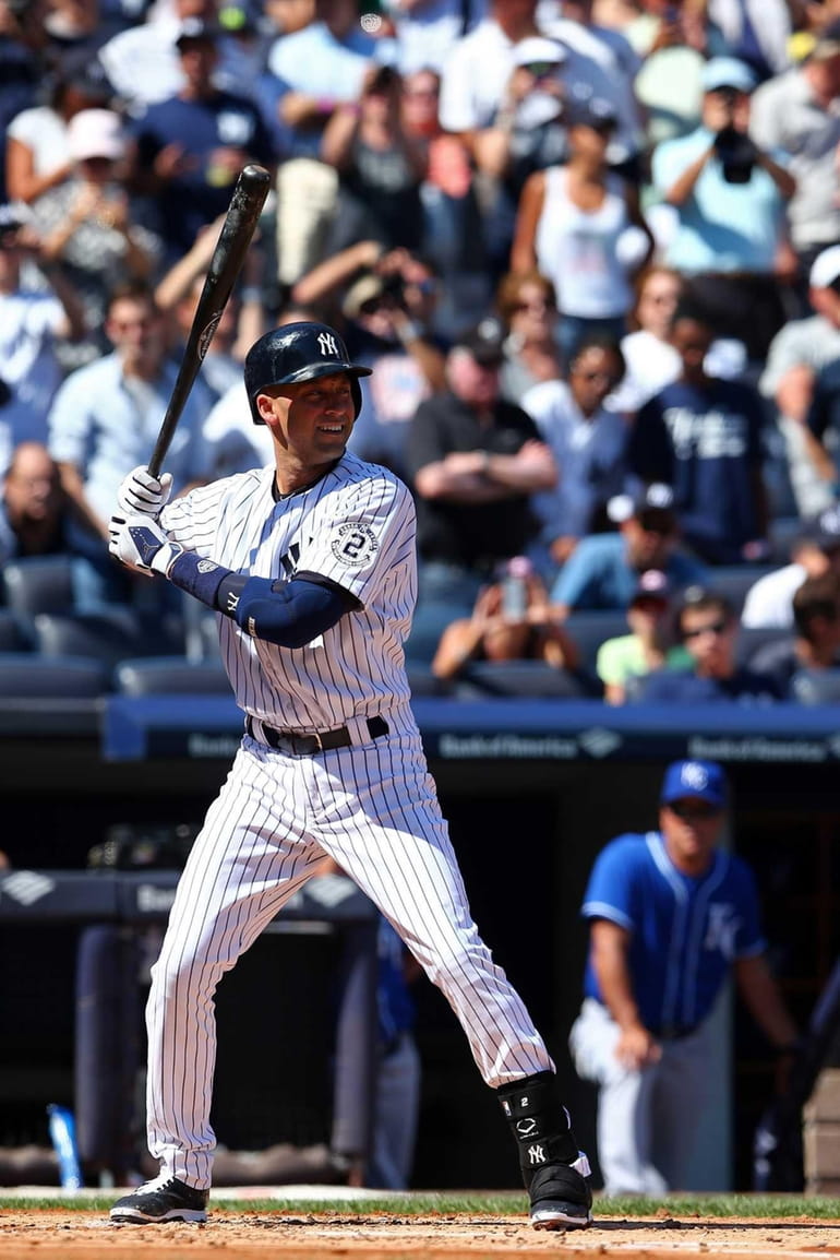 Derek Jeter gets warm welcome at his first Old-Timers' Day - Newsday