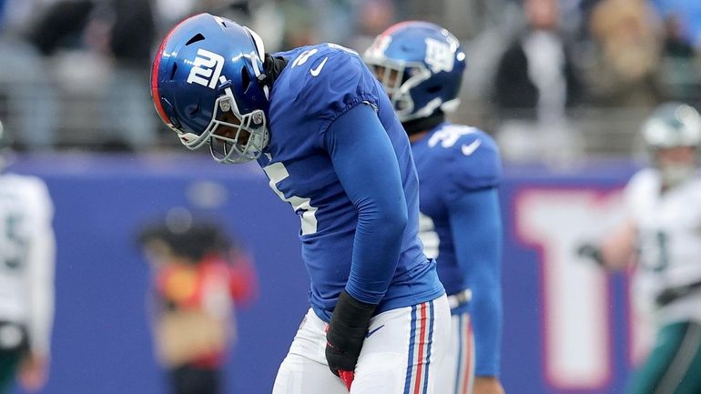 Giants defense responds to Panthers' challenge with strong game