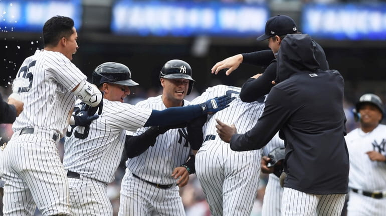 DJ LeMahieu's walk-off pinch-hit single gives Yankees win over Blue Jays -  Newsday