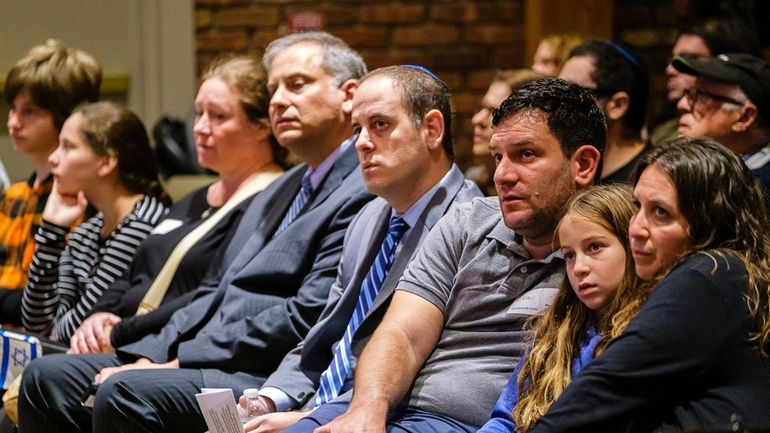 Community members attend a pro-Israel rally organized by the MakomNY...