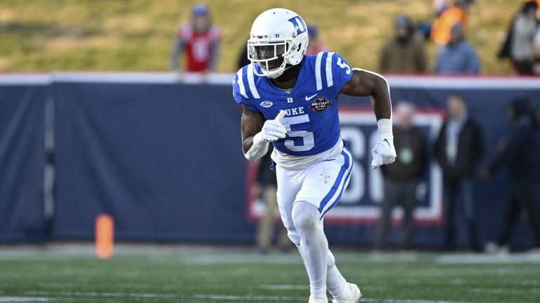 Duke wide receiver Jalon Calhoun (5) in action during the...